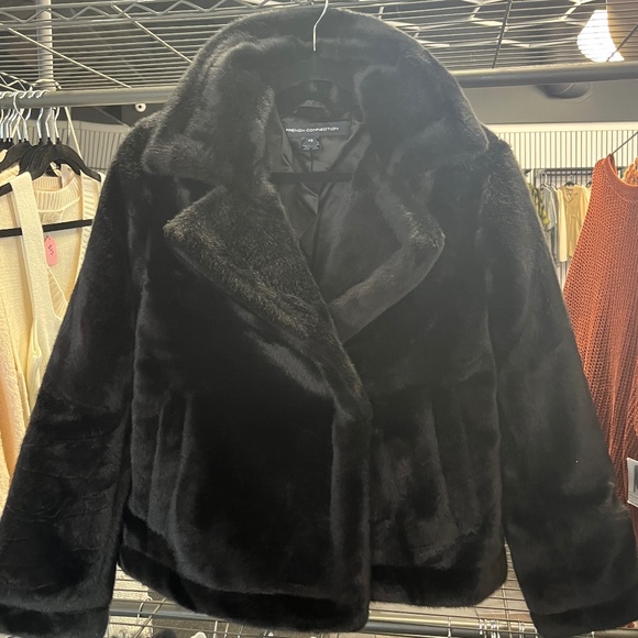 NEW French Connection Short Faux Fur Lapel Coat Black - Picture 1 of 4